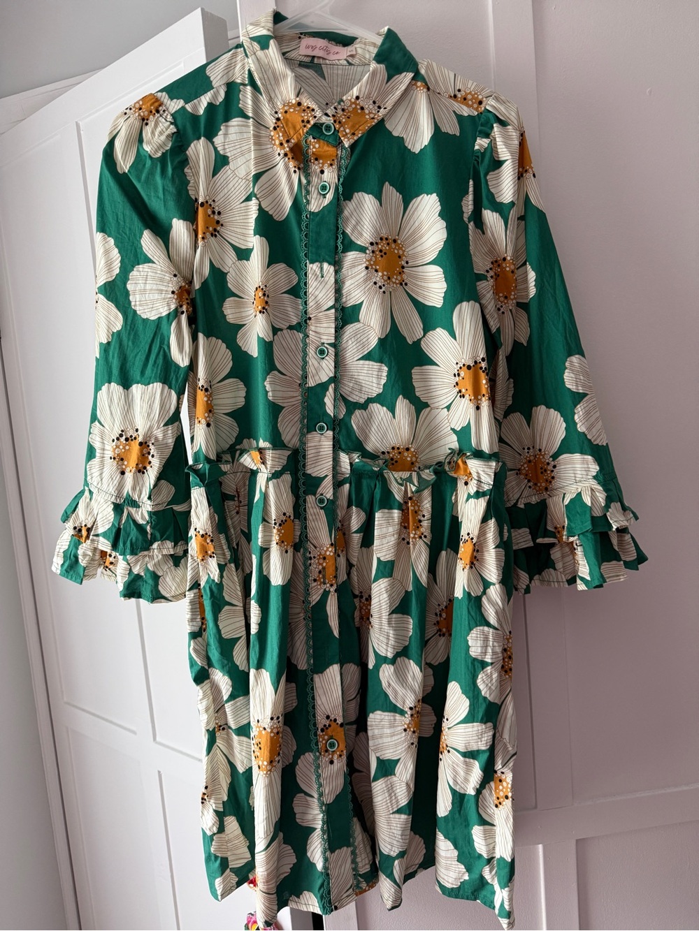 Ivy City Co Bowie Dress in Green with White Floral small NWOT